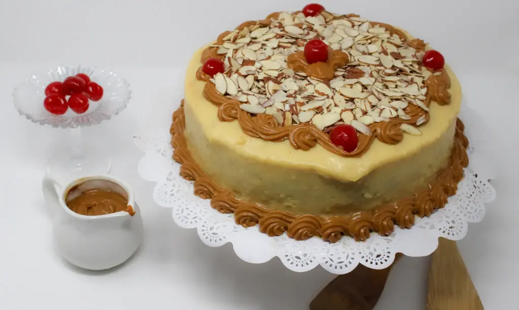 CREMA Y ALMENDRAS